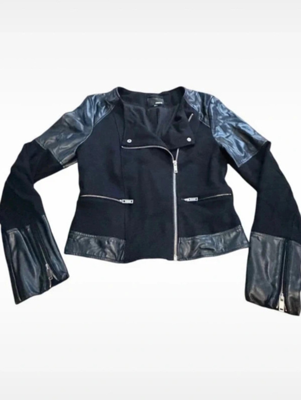 Wilfred Free by Aritzia women’s black moto jacket in size L like new
